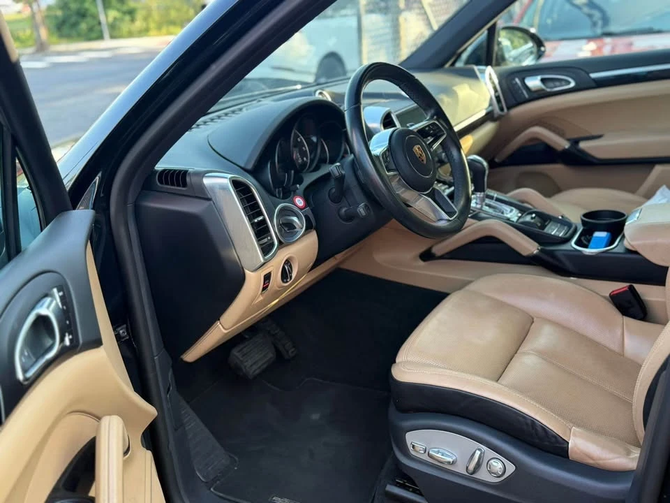2018 Porsche 958 Cayenne - Image 4 of 9