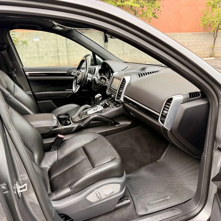 2018 Porsche 958 Cayenne - Image 9 of 19