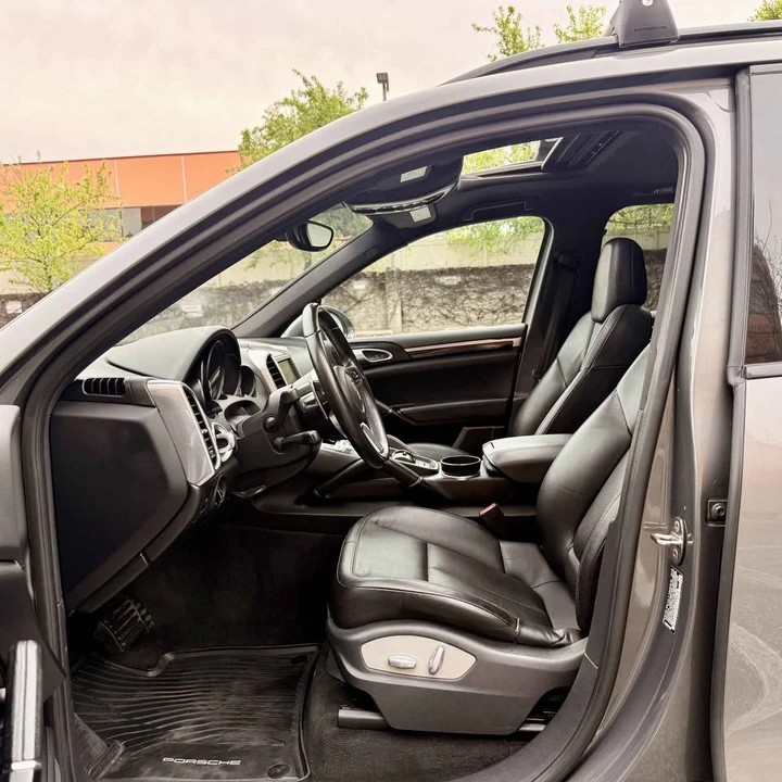 2018 Porsche 958 Cayenne - Image 11 of 19