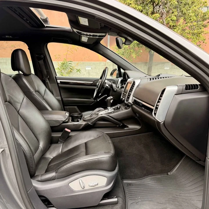 2018 Porsche 958 Cayenne - Image 8 of 19