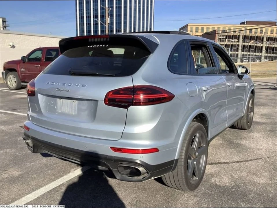 2018 Porsche 958 Cayenne - Image 2 of 9