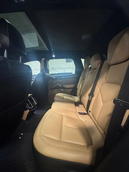 2018 Porsche 958 Cayenne - Image 9 of 10