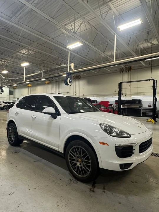 2018 Porsche 958 Cayenne - Image 2 of 10