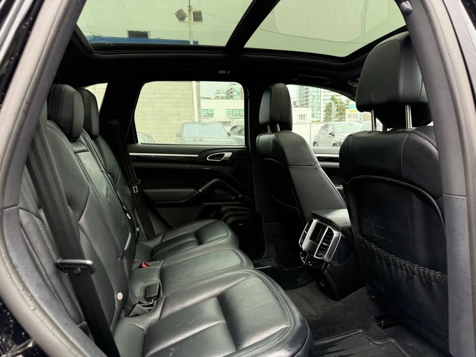 2018 Porsche 958 Cayenne - Image 13 of 20