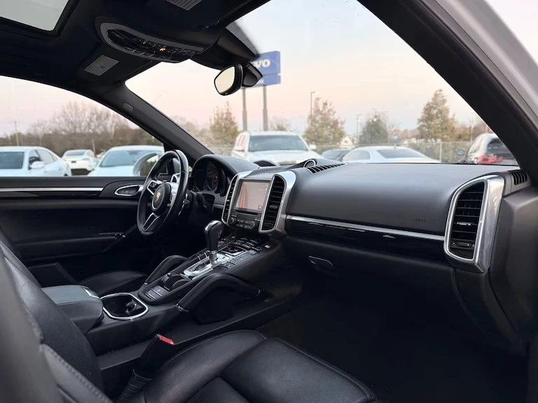 2018 Porsche 9Y0/9Y3 Cayenne - Image 18 of 19