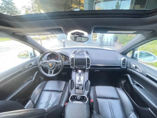 2018 Porsche 958 Cayenne - Image 9 of 14