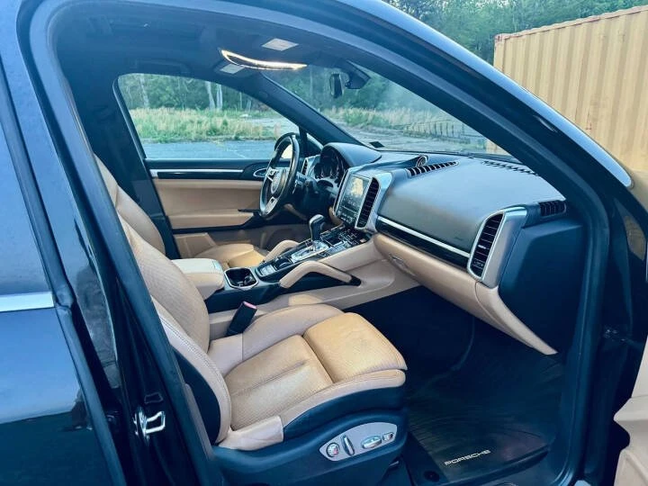 2018 Porsche 958 Cayenne - Image 12 of 20