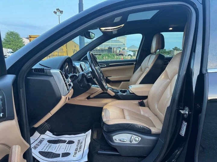 2018 Porsche 958 Cayenne - Image 11 of 20