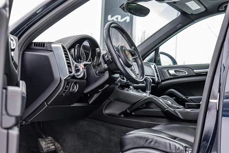 2018 Porsche 958 Cayenne - Image 6 of 17