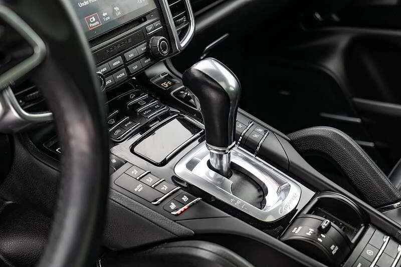 2018 Porsche 958 Cayenne - Image 8 of 17