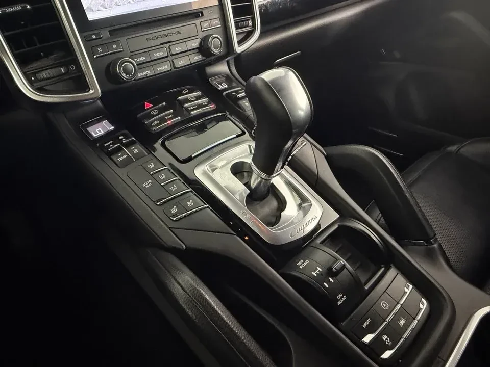 2018 Porsche 958 Cayenne - Image 10 of 14