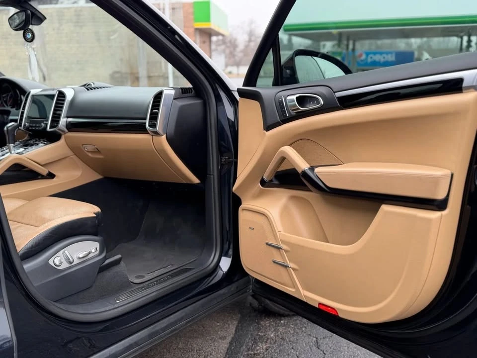 2018 Porsche 958 Cayenne - Image 16 of 18