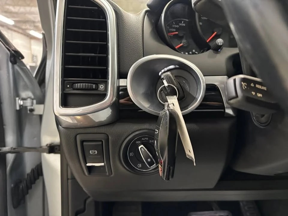 2018 Porsche 958 Cayenne - Image 16 of 20