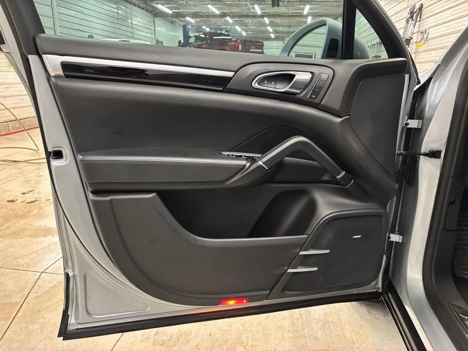 2018 Porsche 958 Cayenne - Image 11 of 20