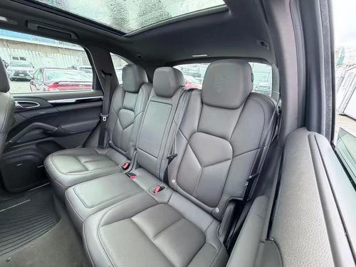 2018 Porsche 958 Cayenne - Image 10 of 12