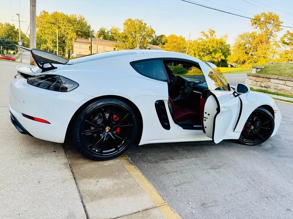 2018 Porsche 718 Cayman GTS - Image 5 of 18