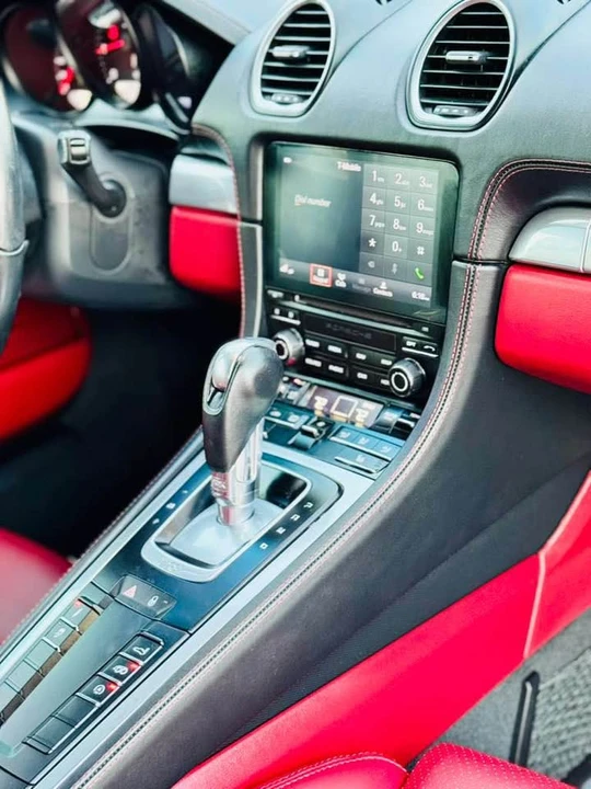 2018 Porsche 718 Cayman GTS - Image 15 of 18