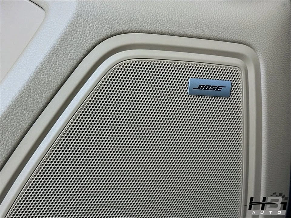 2018 Porsche Macan - Image 13 of 17
