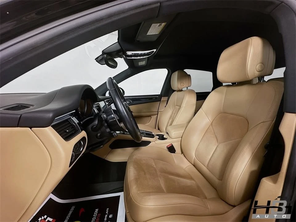 2018 Porsche Macan - Image 14 of 17