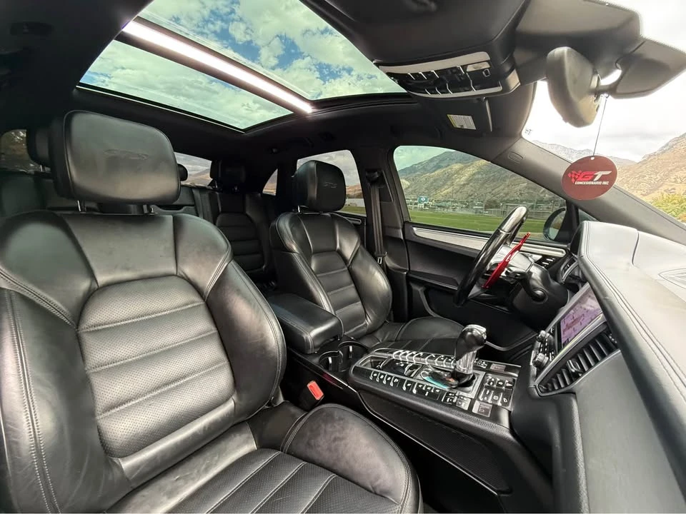 2018 Porsche Macan - Image 11 of 13