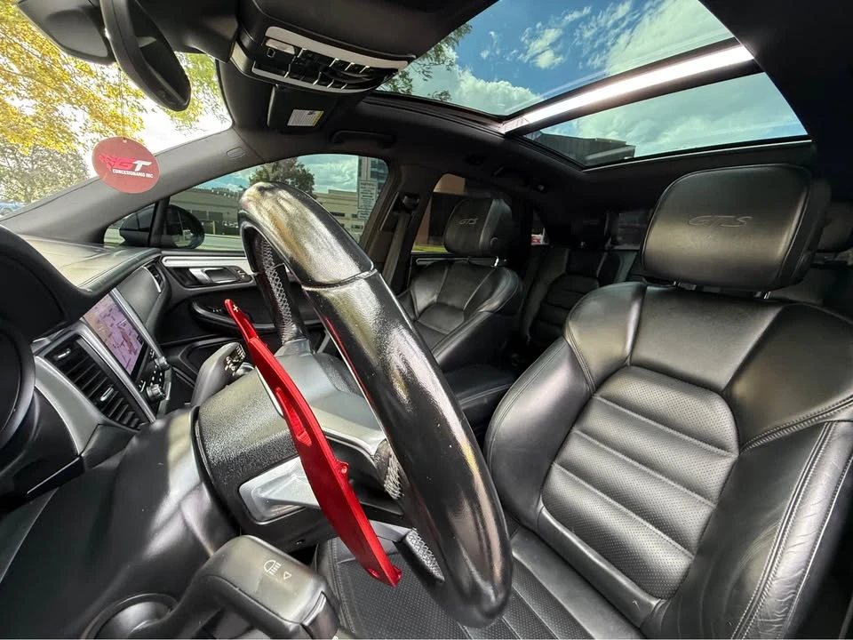 2018 Porsche Macan - Image 9 of 13