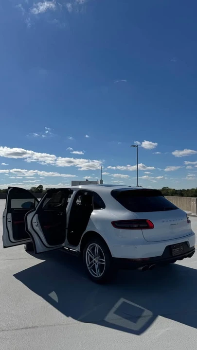 2018 Porsche Macan - Image 8 of 10