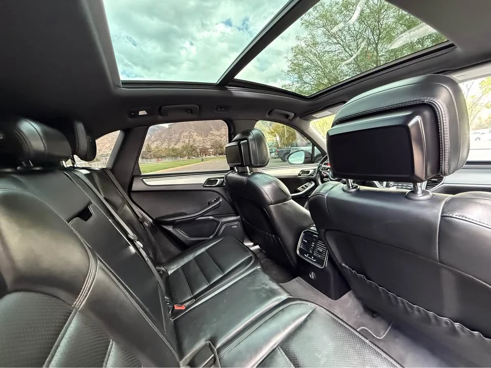 2018 Porsche Macan - Image 10 of 13
