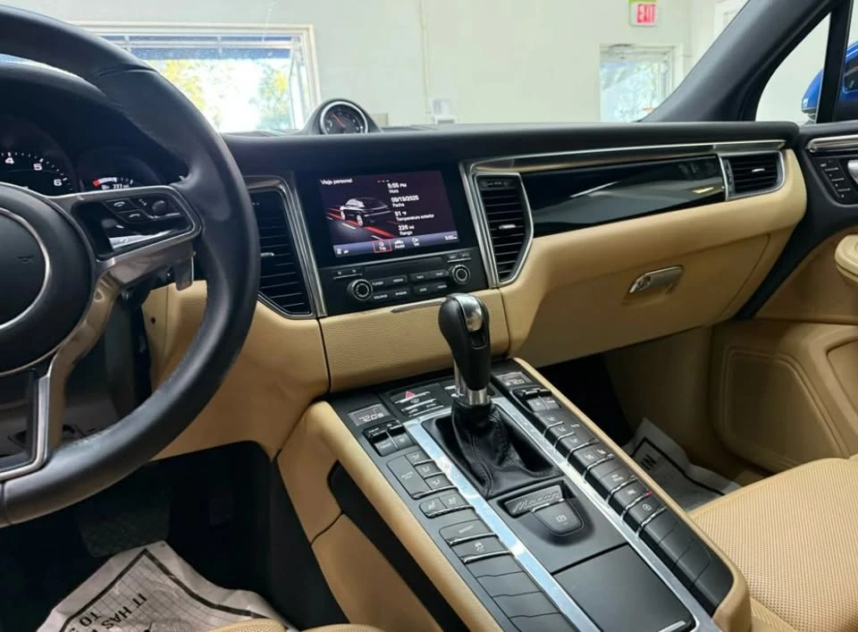 2018 Porsche Macan - Image 6 of 9