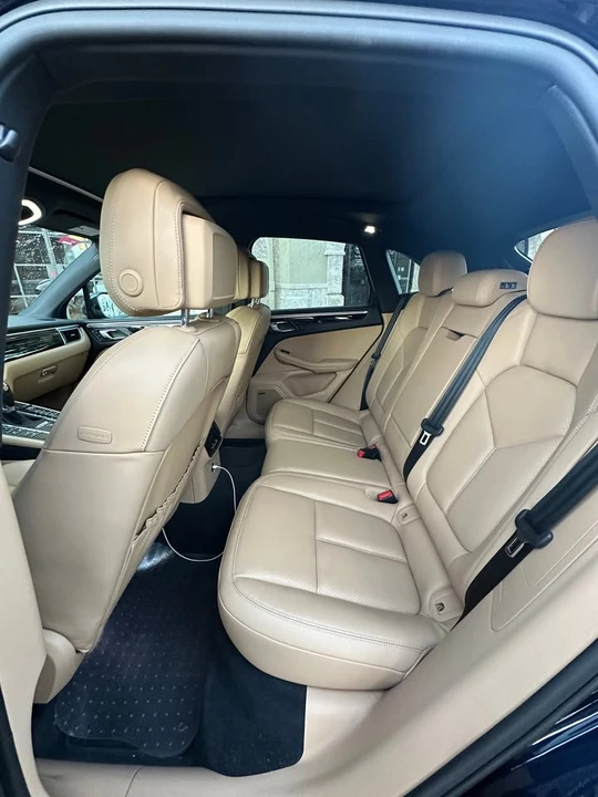 2018 Porsche Macan - Image 10 of 13