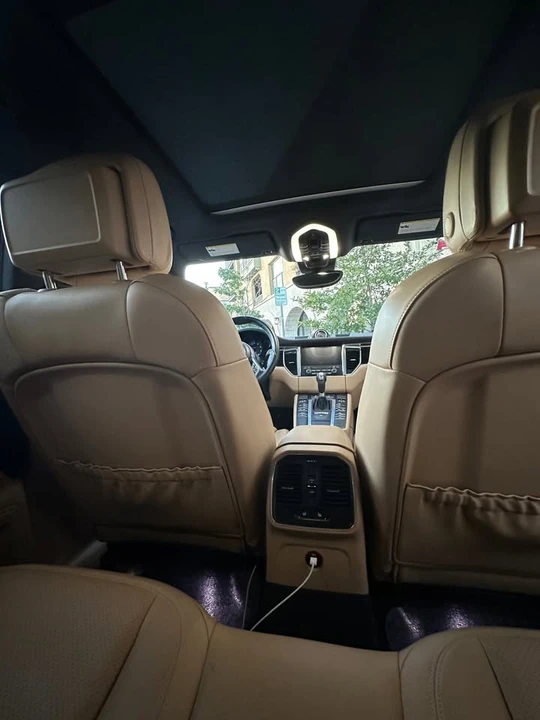 2018 Porsche Macan - Image 9 of 13