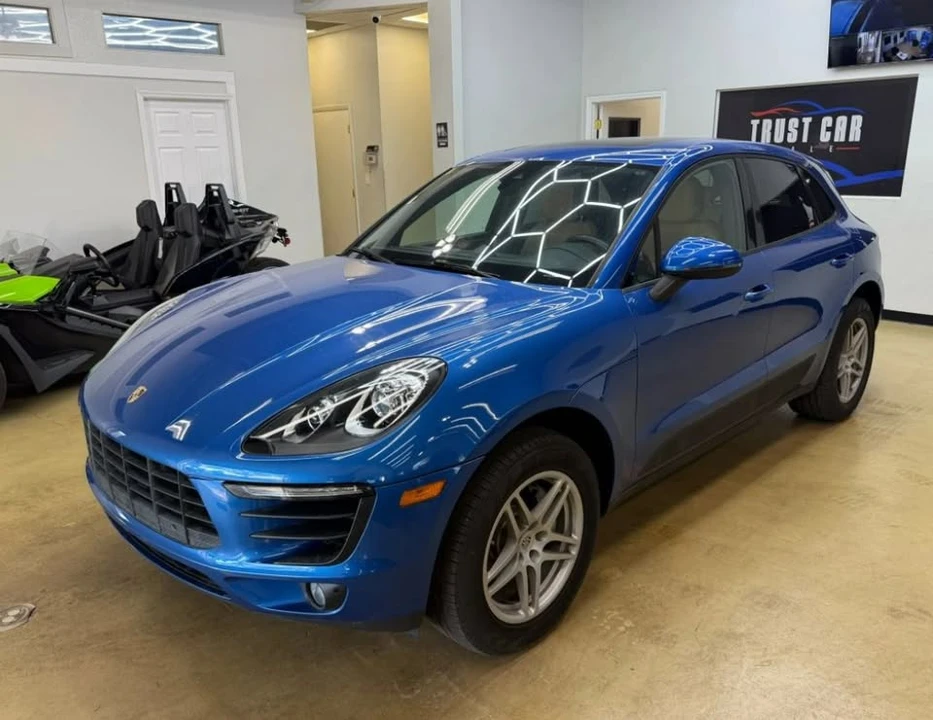 2018 Porsche Macan - Image 2 of 9