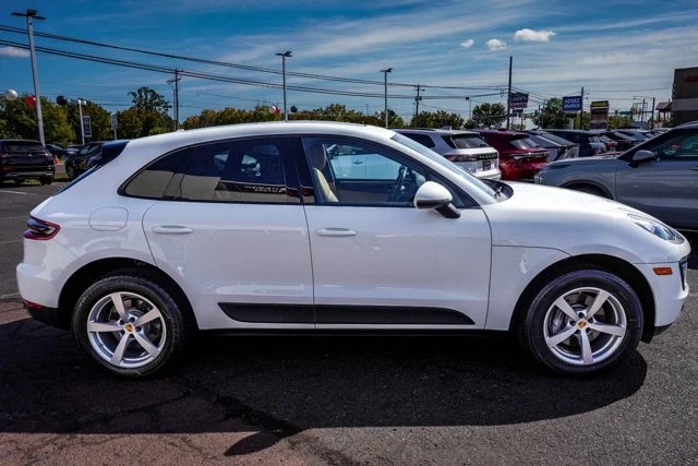 2018 Porsche Macan - Image 4 of 9