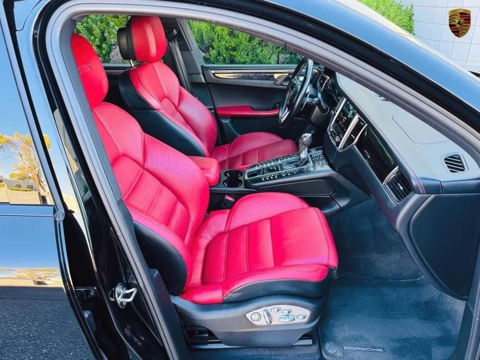 2018 Porsche Macan - Image 9 of 20