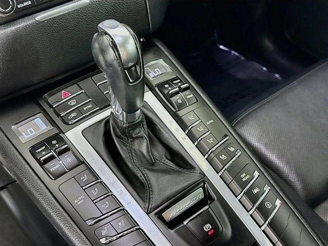 2018 Porsche Macan - Image 19 of 20