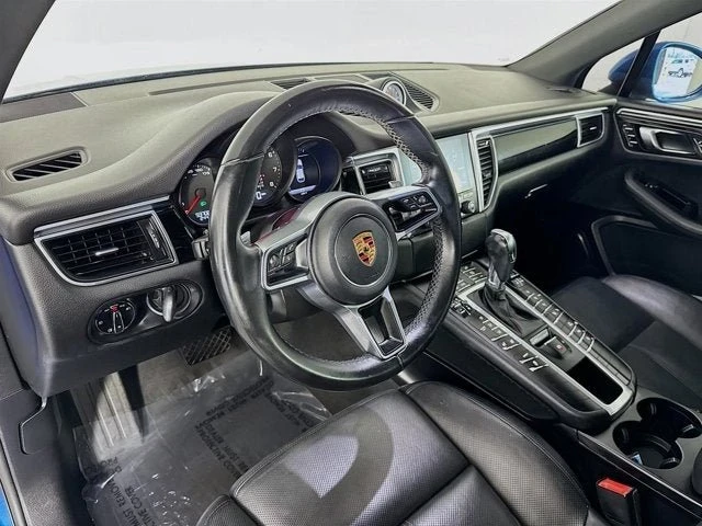 2018 Porsche Macan - Image 9 of 20