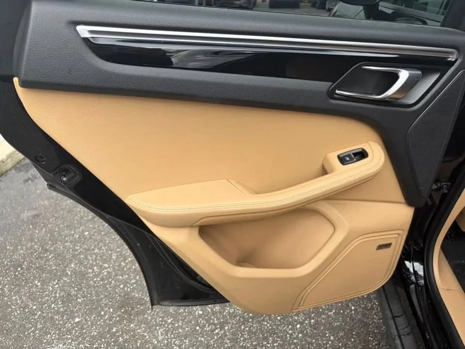2018 Porsche Macan - Image 11 of 13