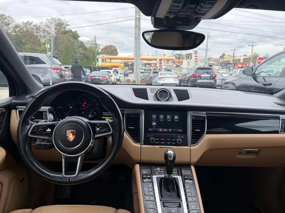 2018 Porsche Macan - Image 10 of 13