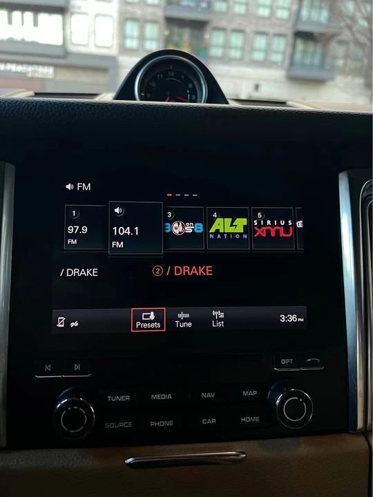 2018 Porsche Macan - Image 10 of 15