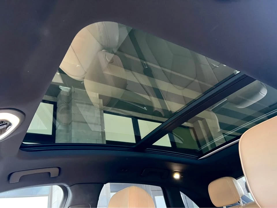 2018 Porsche Macan - Image 12 of 15