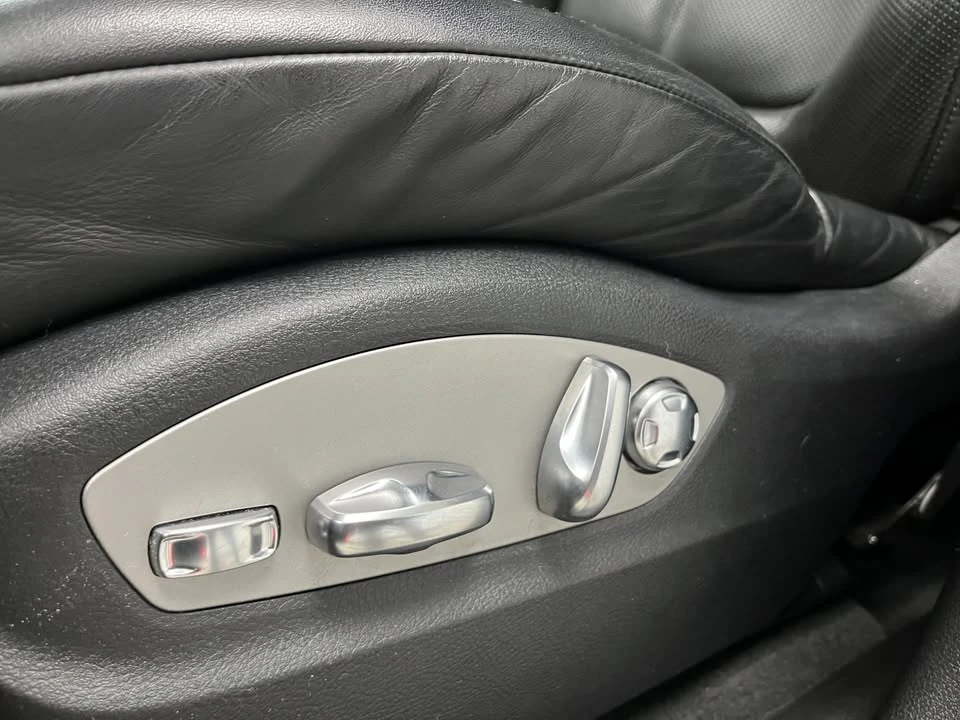 2018 Porsche Macan - Image 17 of 20