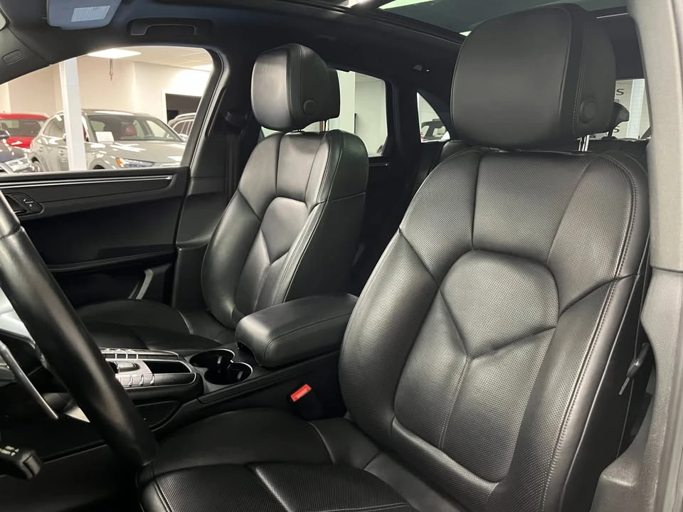 2018 Porsche Macan - Image 16 of 20