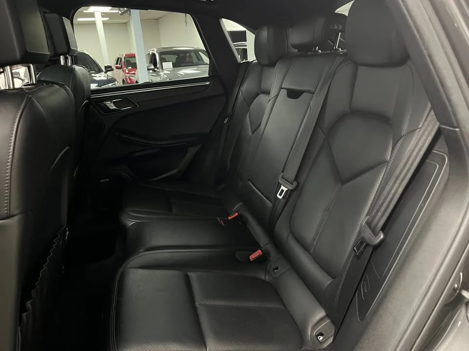 2018 Porsche Macan - Image 19 of 20