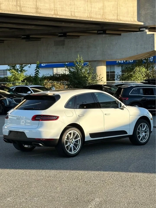 2018 Porsche Macan - Image 4 of 11