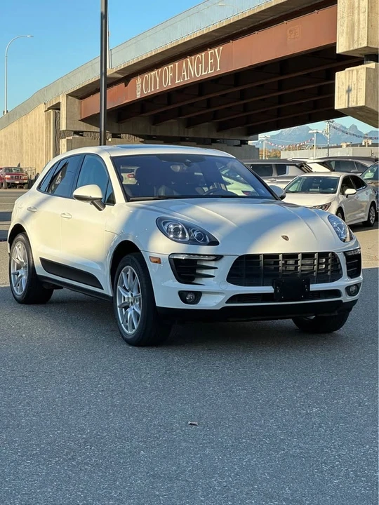 2018 Porsche Macan - Image 2 of 11