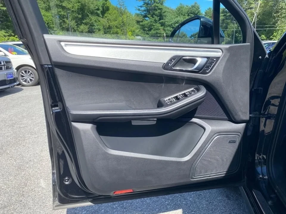 2018 Porsche Macan - Image 14 of 20