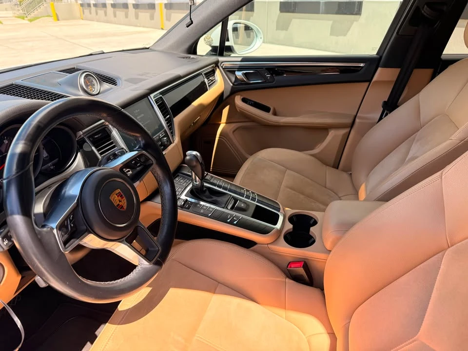 2018 Porsche Macan - Image 9 of 10