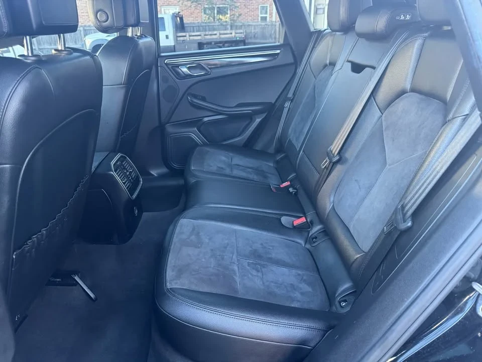 2018 Porsche Macan - Image 12 of 19