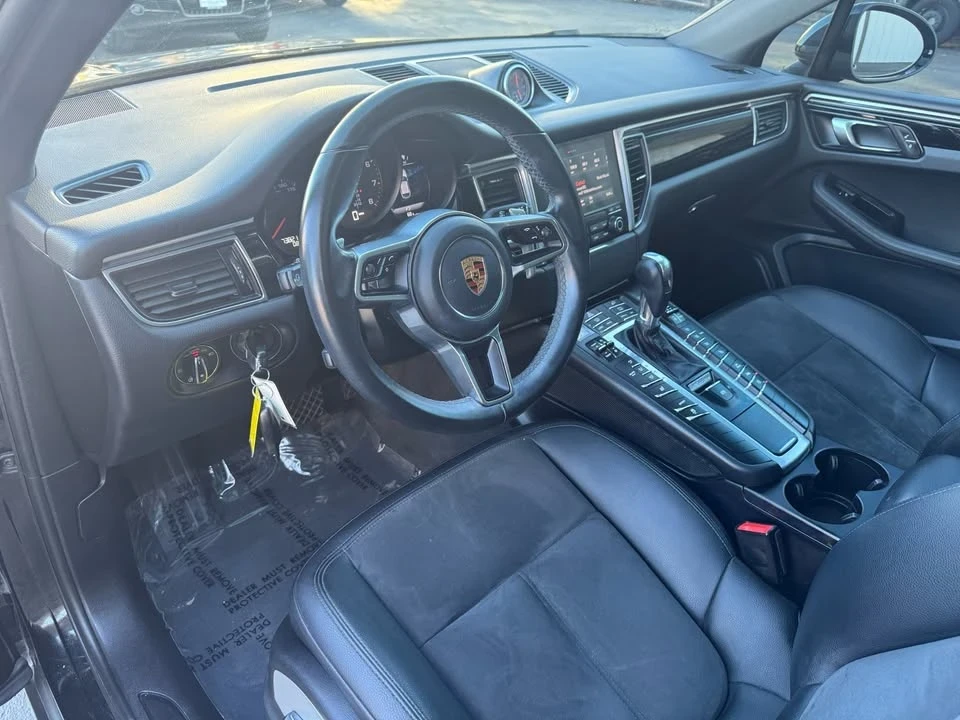2018 Porsche Macan - Image 16 of 19