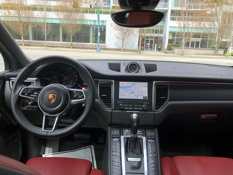 2018 Porsche Macan - Image 10 of 19