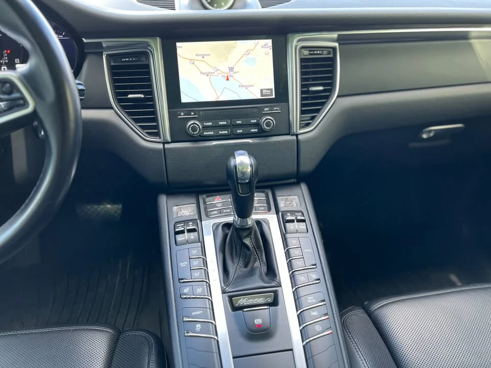 2018 Porsche Macan - Image 14 of 18